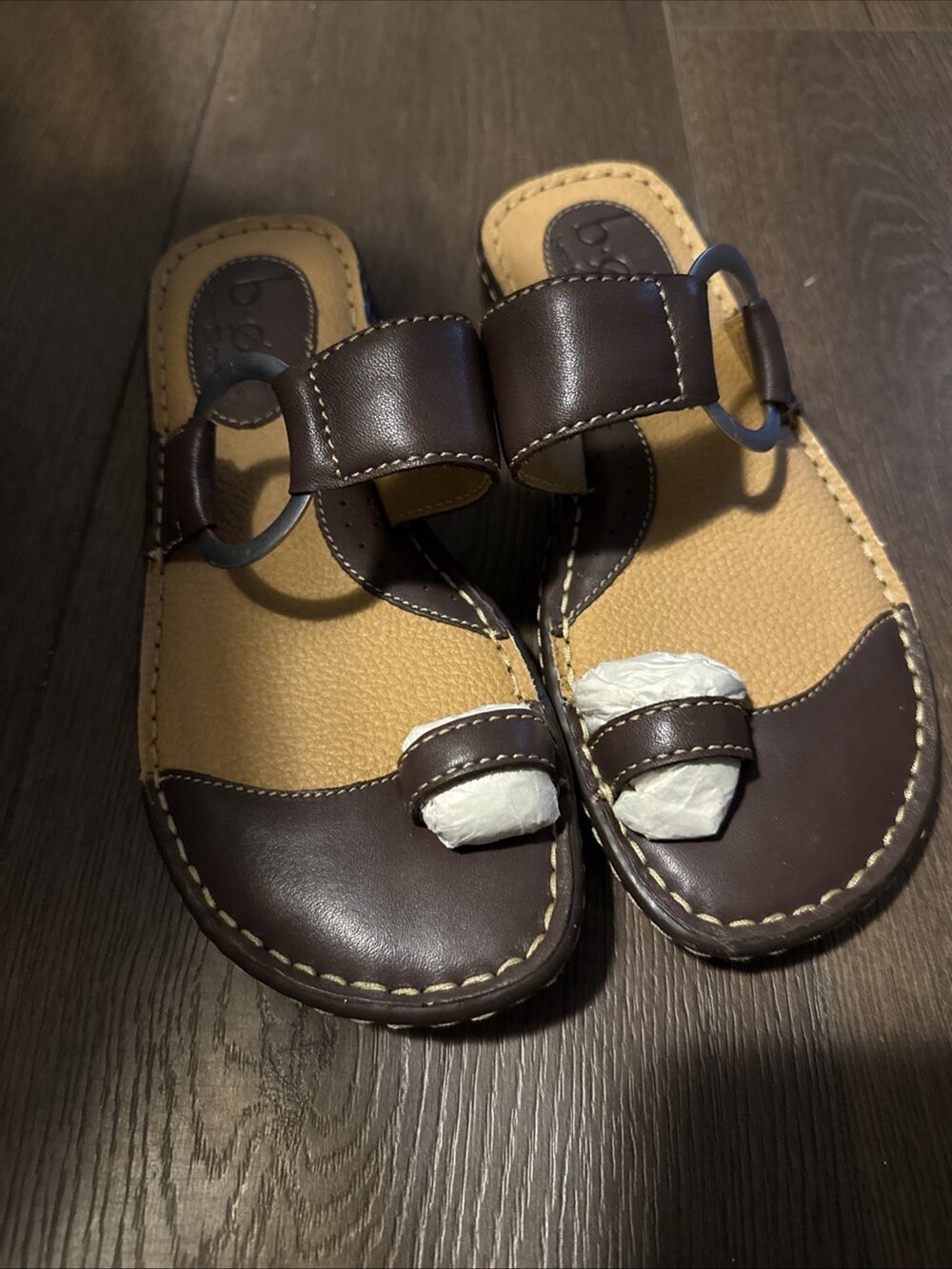 b.o.c. Born Concept Brown Leather Toe Loop Sandals Silver Ring New Size 6 BC6048